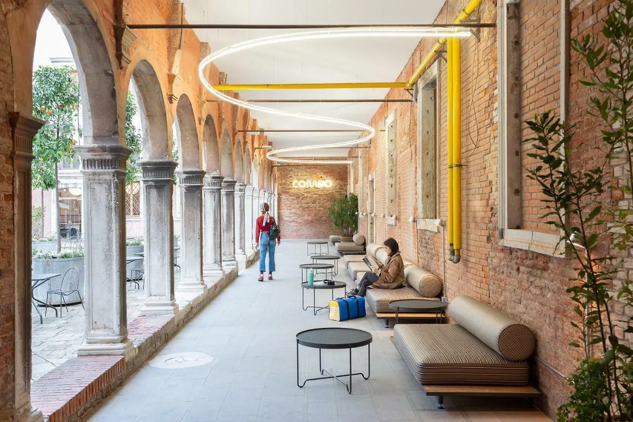 Combo Venezia Hostel Italy
